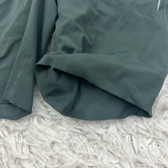 Lululemon Base Pace High-Rise Reflective Short 8" Smoked Spruce - Picture 2 of 5